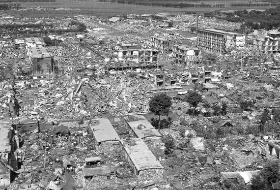 唐山大地震灾后现场（供图 中国地震局地球物理研究所）